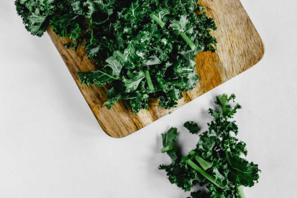 Vegan Cheese and Onion Kale Crisps