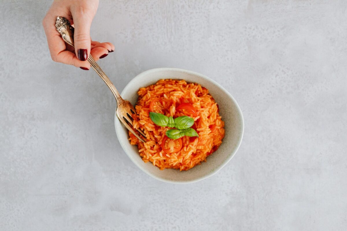 Easy Vegan Recipe: Risotto with Tomato and Sweetcorn