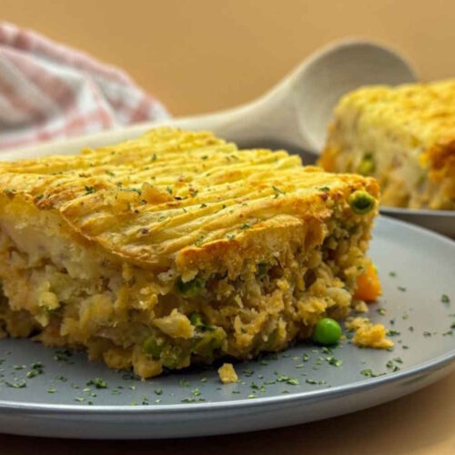 Shepherd's pie made with lentils, peas and carrots.