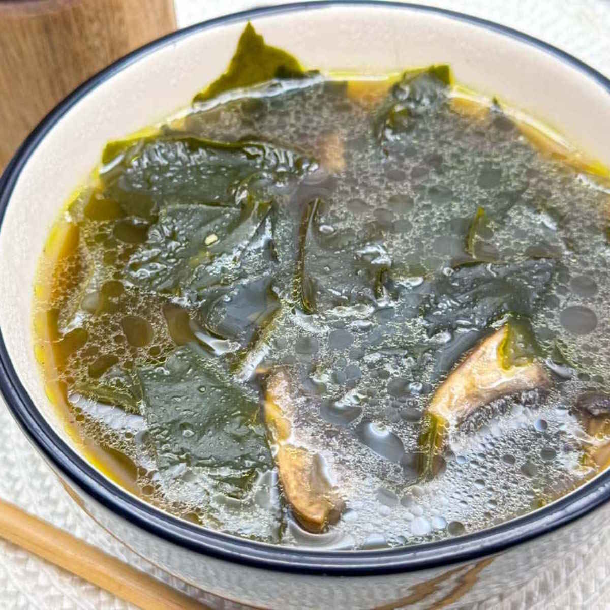 Easy Vegan Korean Seaweed Soup Recipe without Meat