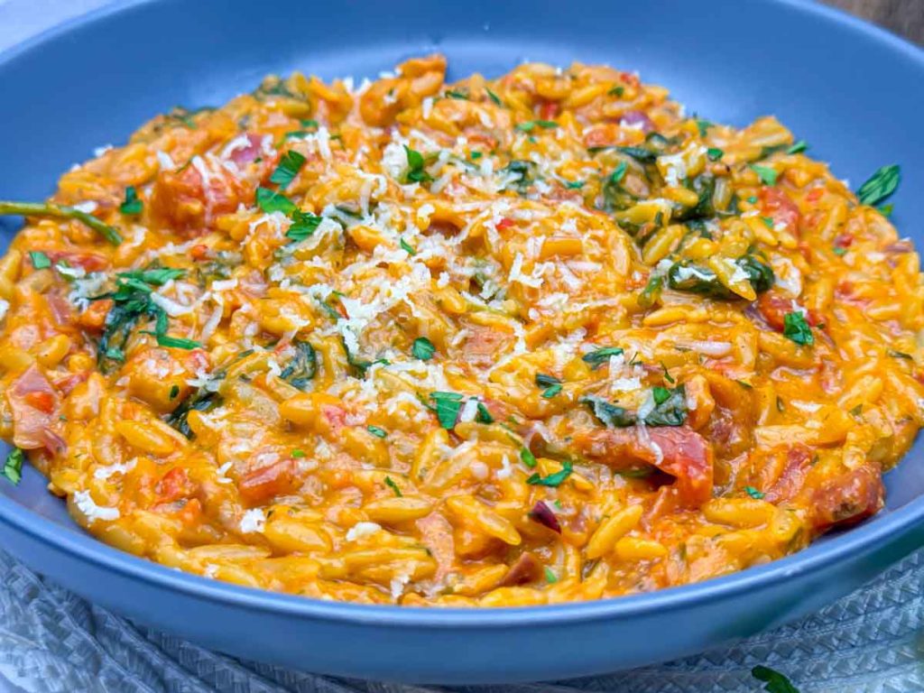 Creamy Tomato and Spinach Vegan Orzo